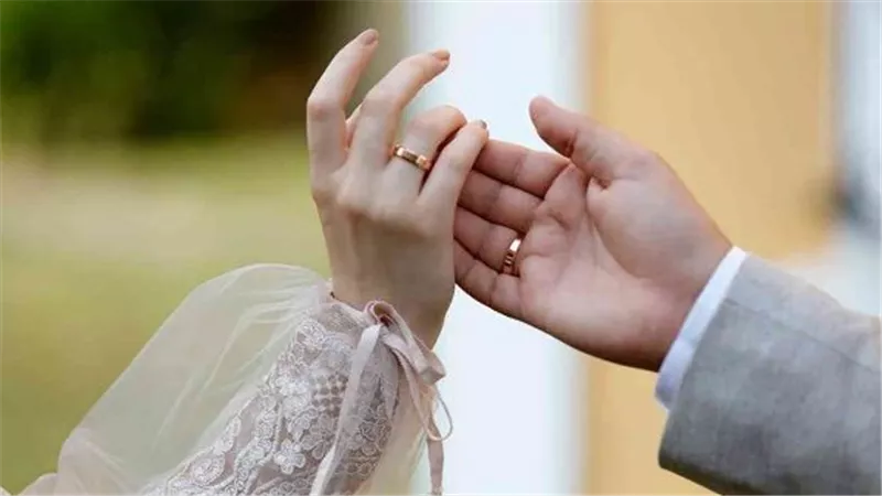 الإفتاء تحسم الجدل.. حكم زواج رجل ببطاقة مزورة عبر مأذون شرعي