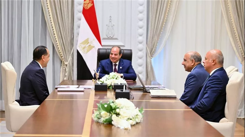 السيسي من العلمين.. طاقة متجددة.. تصنيع محلي.. وكهرباء بدون انقطاع