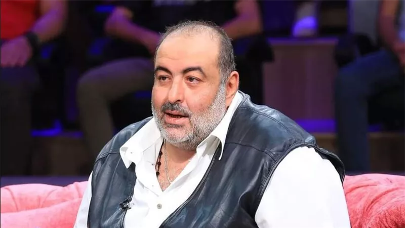 خالد الصاوي يودع رفيق دربه.. «لا كلام يصف وجعي على سامح»