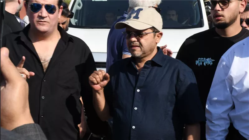 «وداعا مخرج الواقعية».. جنازة سامح عبدالعزيز تشهد حضورا فنيا واسعا