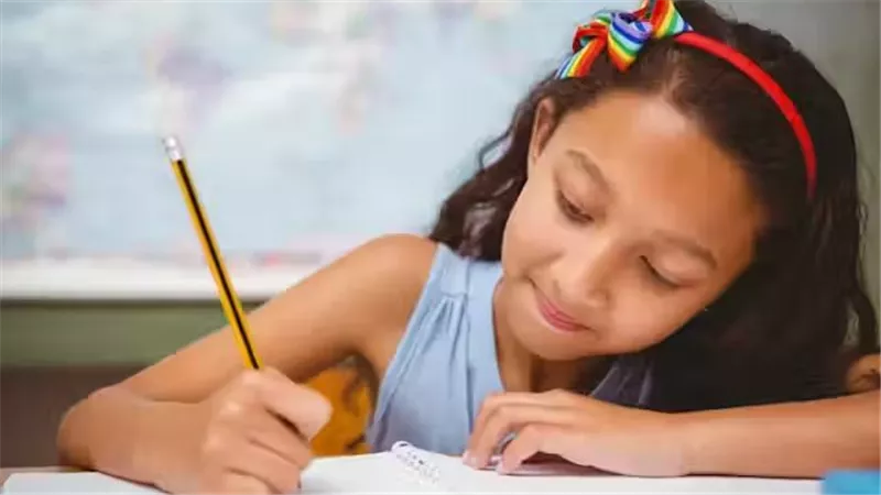  10 أطعمة خارقة لدعم ذاكرة طفلك وتعزيز تركيزه من المائدة اليومية