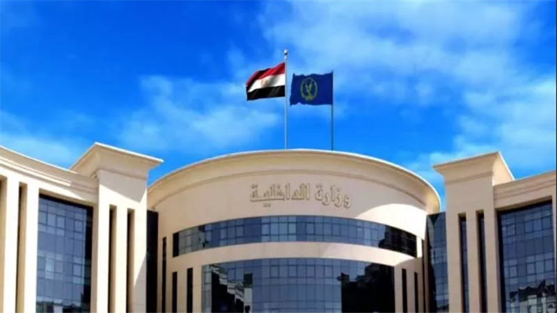 الداخلية تحاسب أبناءها.. إحالة ضابطين للتحقيق بعد تجاوز بحق مواطنين بالشرقية