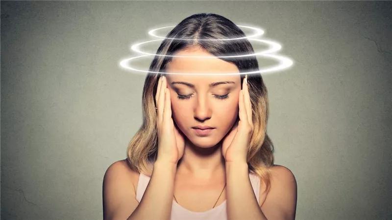 من اضطرابات الأذن إلى فقر الدم.. 8 أسباب طبية للدوخة المفاجئة