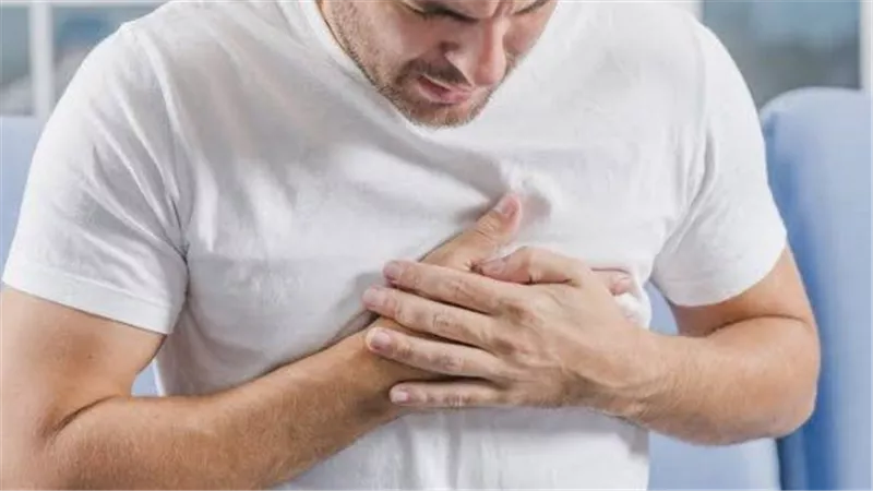 علامات صباحية تحذيرية تكشف مشاكل القلب مبكرًا.. أبرزها الدوخة والخمول 