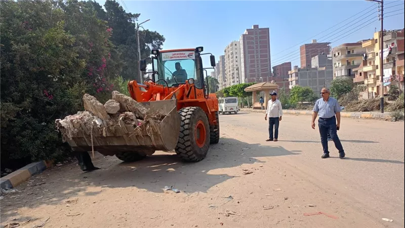 حملات نظافة وتموين بكفر الشيخ.. ورفع 2025 طن قمامة خلال 24 ساعة