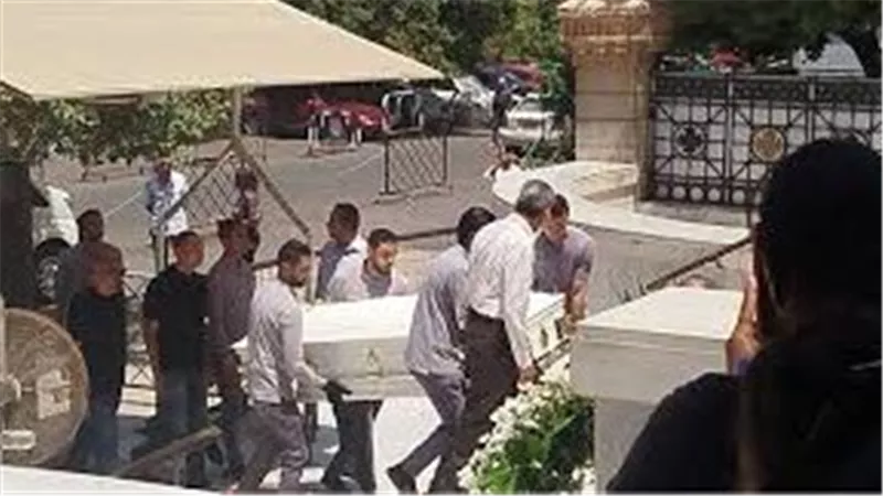 وداعا لطفي لبيب.. جنازة مهيبة بحضور نجوم الفن ووزير الثقافة