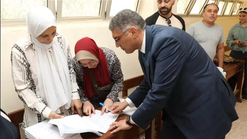 محافظ الجيزة يدلي بصوته في انتخابات مجلس الشيوخ ويؤكد.. المشاركة واجب وطني