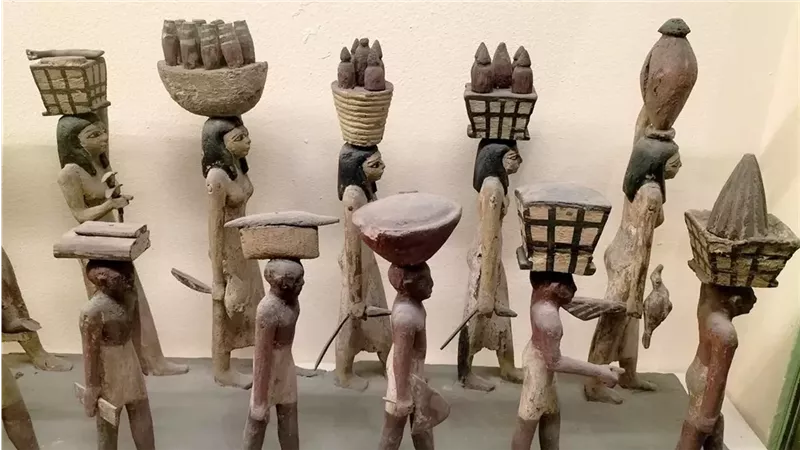 المتحف المصري يعرض نموذجا خشبيا نادرا لموكب جنائزي من عصر الدولة الوسطى