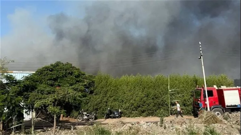حريق هائل يلتهم مصنع ملابس بالمحلة الكبرى.. واستنفار أمني للسيطرة