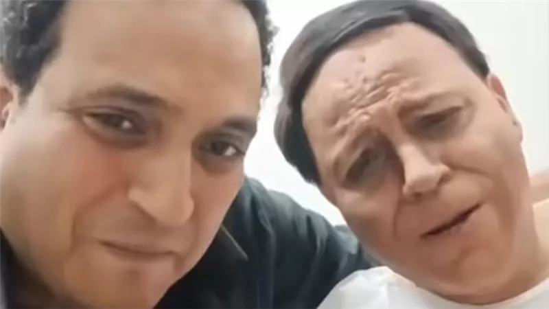 تامر عبد المنعم يجسيد شخصية «عادل إمام» بعد غياب بطل العرض بـ«نوستالجيا»