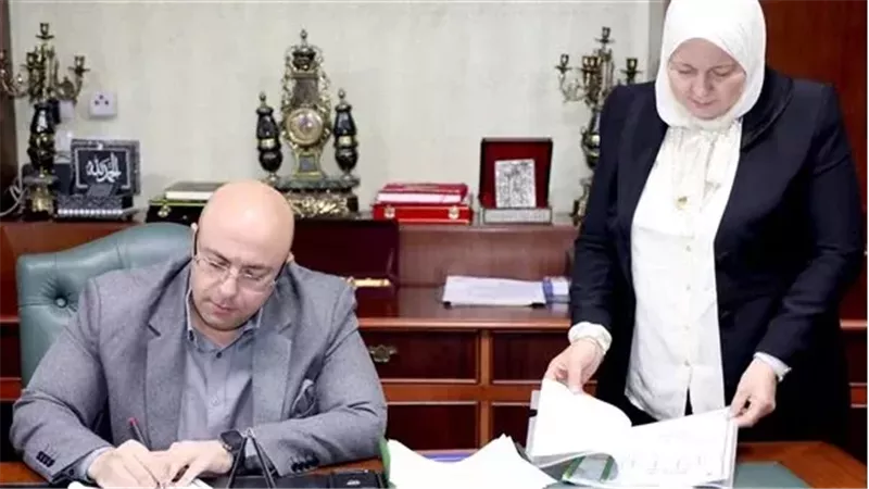محافظ بني سويف يعتمد نتيجة الدور الثاني للشهادة الإعدادية ويخفض تنسيق الثانوية 