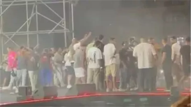 بين نزيف المخ والحروق.. مأساة المصابين في حفل محمد رمضان