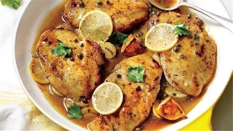 لعشاء لذيذ وصحي.. «دجاج مشوي» مع صلصة الثوم والأعشاب