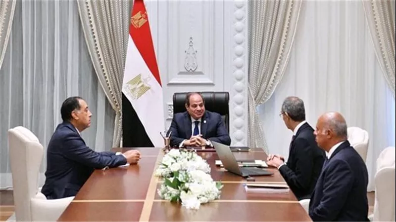 الرئيس السيسي يوجه بوضع استراتيجيات واضحة لتطبيق الذكاء الاصطناعي وتطوير قطاع الاتصالات