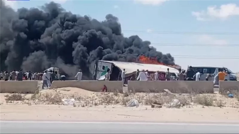  مصرع شخص وإصابة 19 آخرين في واقعة تصادم مروعة بطريق الإسكندرية مطروح