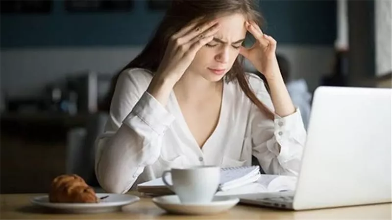 هل يؤدي «الإفراط في تناول السكريات» لزيادة التوتر؟.. هذا ما تؤكده الدراسات 