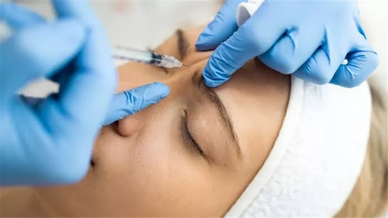 بعد مأساة عروس حلوان.. كل ما يجب معرفته عن مخاطر «حقن التجميل»