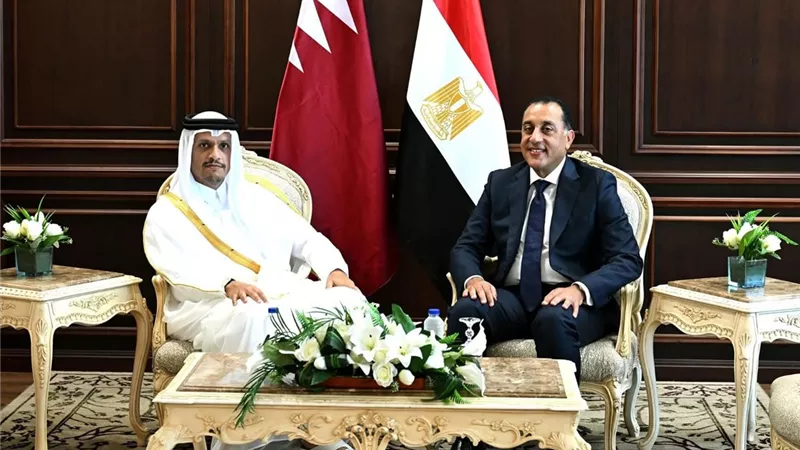 مدبولي ونظيره القطري يبحثان تعزيز التعاون المشترك ودعم الاستثمارات بين القاهرة والدوحة