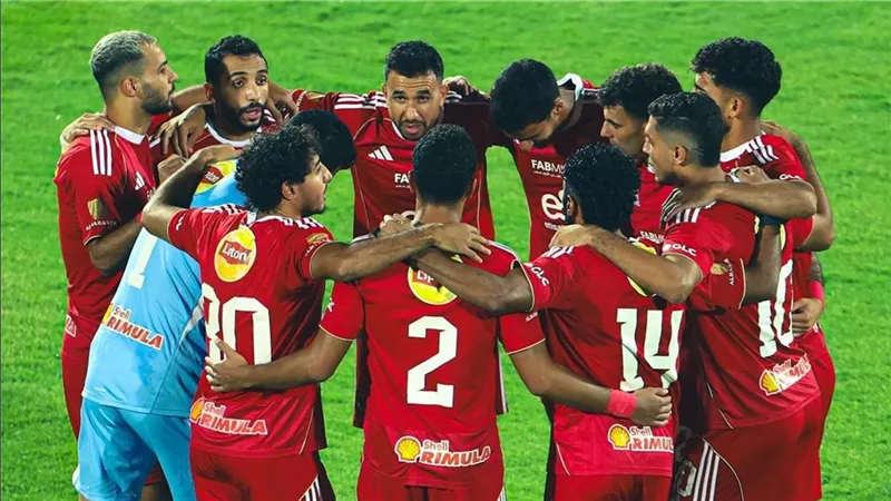 الأهلي فى ورطة قبل معركة بيراميدز.. غيابات مؤثرة وتغييرات مفاجئة في التشكيل