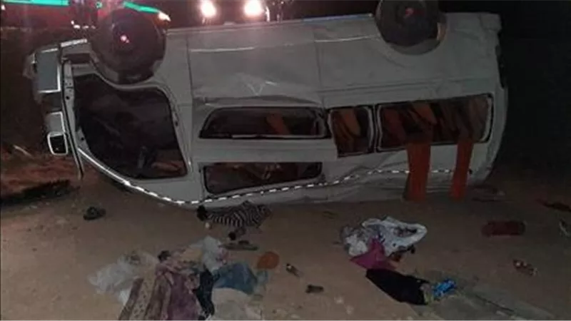 حادث انقلاب ميكروباص يوقع 5 مصابين بالقاهرة