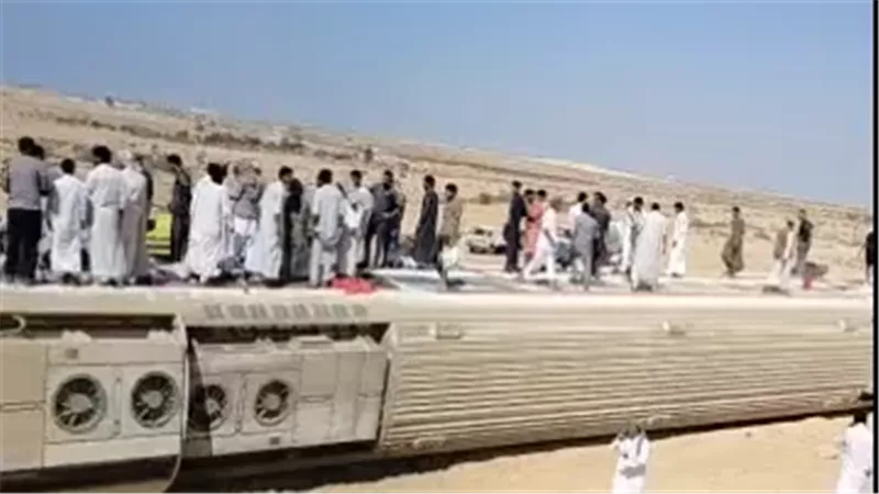 3 وفيات و54 مصابا في حادث انقلاب قطار مطروح بالضبعة.. بالصور