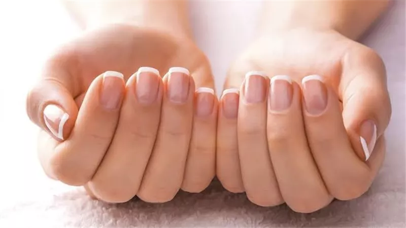 كيف تكشف يداك عن إصابتك بـ «الكبد الدهني»؟ علامات يجب الانتباه لها