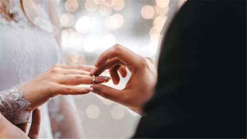 ما حكم الزواج العرفي بقصد الحصول على «المعاش»؟.. الإفتاء ترد
