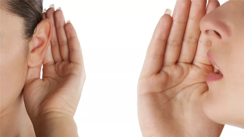 ما حكم من أفشى سرا استؤمن عليه؟.. الإفتاء توضح الرأي الشرعي