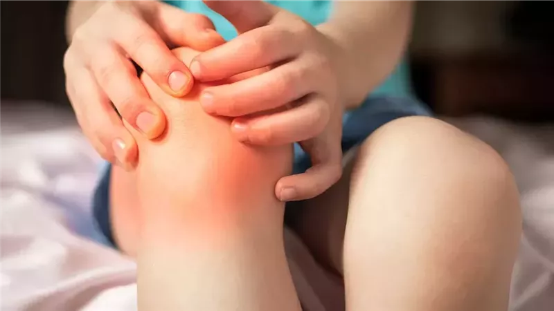 التهاب المفاصل لدى الأطفال.. مؤشرات النوبات وأساليب الوقاية
