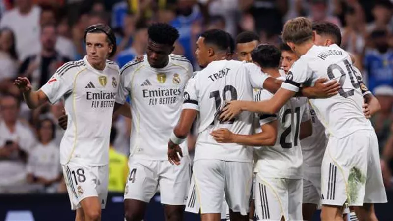 نجم ريال مدريد يضع ألونسو في ورطة قبل الكلاسيكو