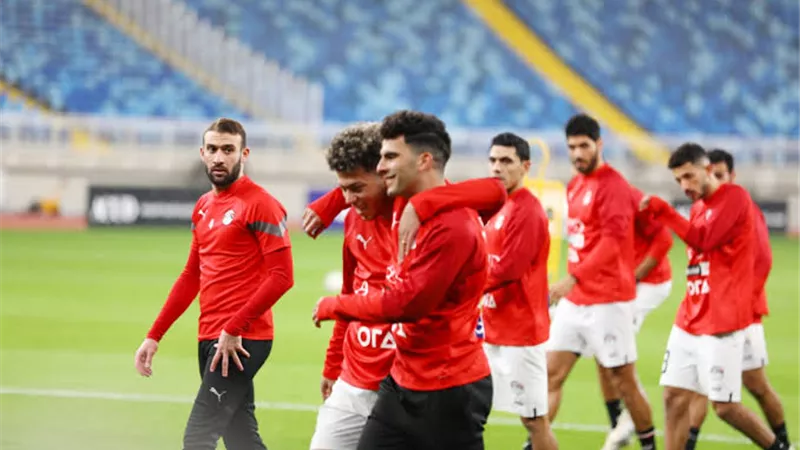 زيزو وعاشور صداع يربك الأهلي قبل صدام سيراميكا