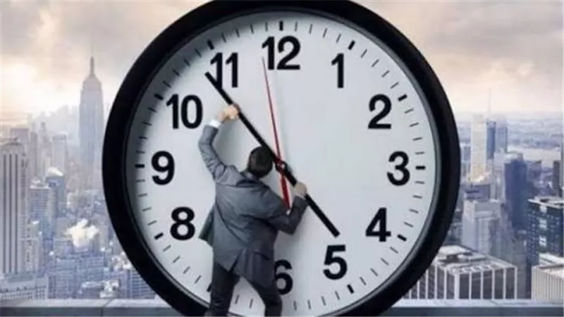 موعد انتهاء التوقيت الصيفي 2025 وبدء «التوقيت الشتوي»