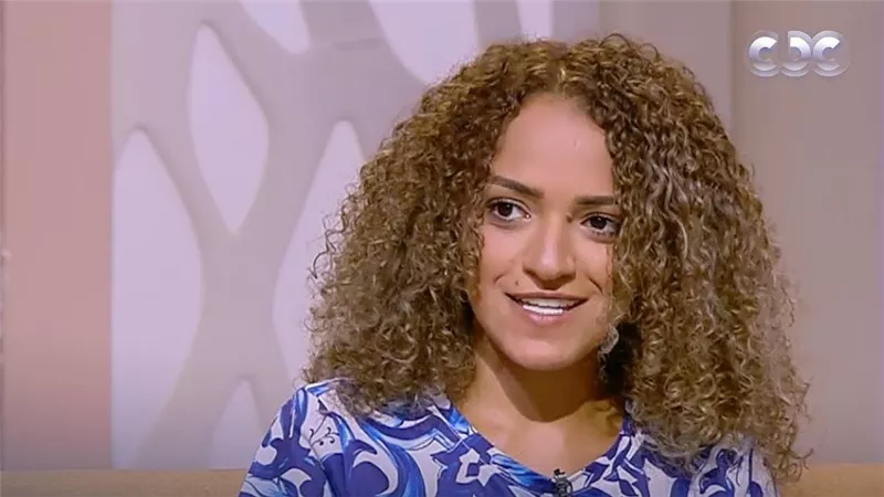 الطفولة الصعبة والطلاق الغيابي.. ما وراء كواليس قصة هند عبد الله