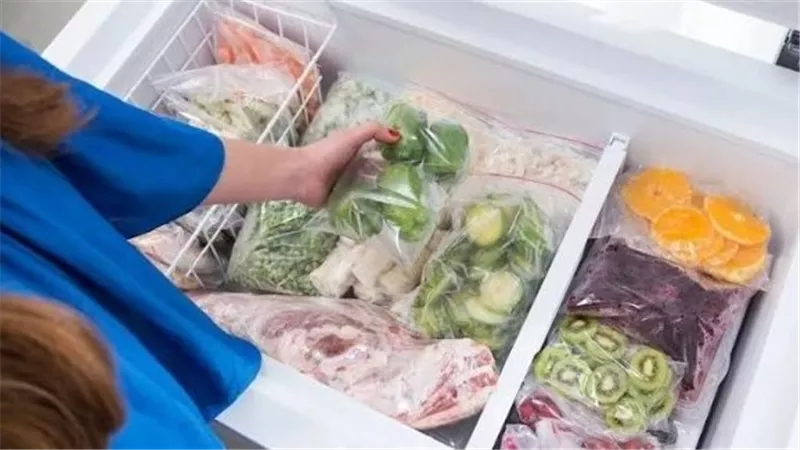 أطعمة تجنب وضعها في الفريزر «للحفاظ على قيمتها»