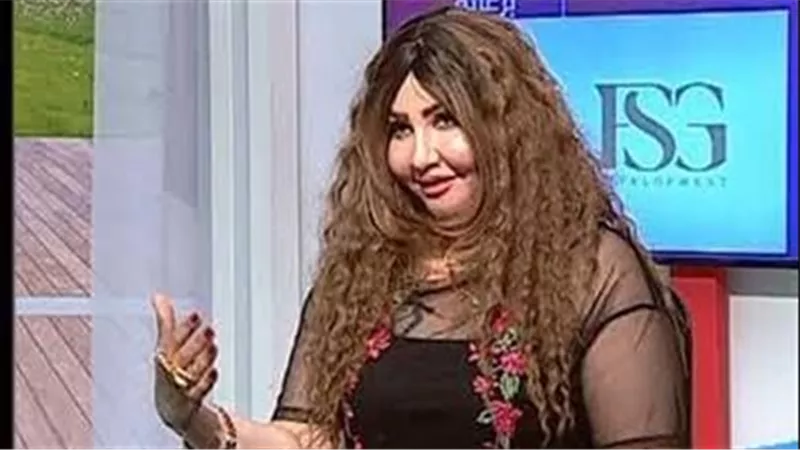 النيابة تأمر بضبط وإحضار المذيعة إنجي حمادة بتهمة بشعه