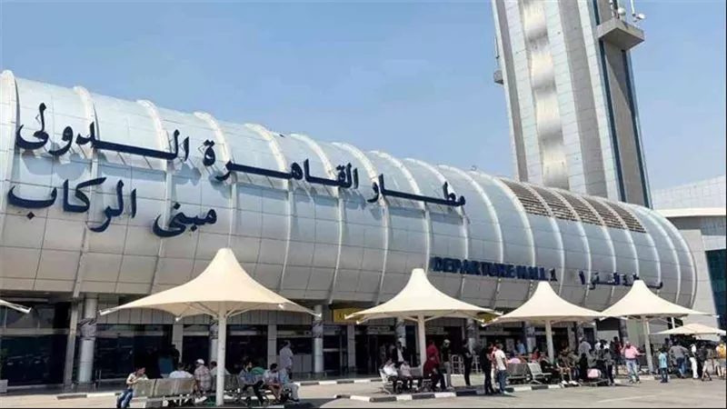 إعفاء المصريين حاملي الجوازات من رسوم الجمارك للهواتف