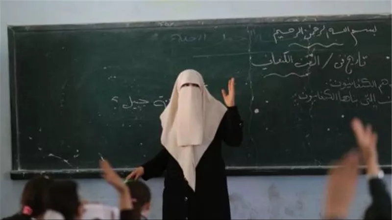 تصريح أزهري.. النقاب يحد من التواصل بين المعلمة والطلاب