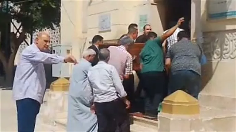 مسجد أسد بن الفرات يستقبل جثمان والدة حمادة بركات