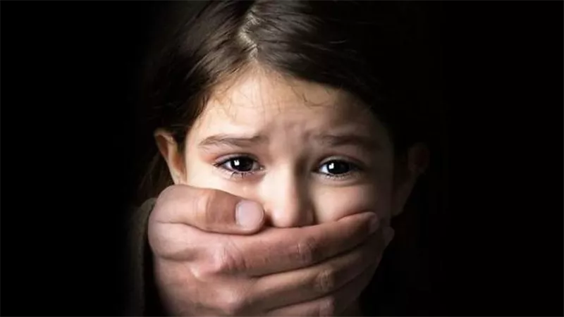 أمن الجيزة يضبط عاملة متهمة بهتك عرض طفلة بالهرم