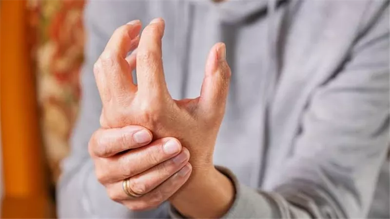 «أعراض خفية» لالتهاب المفاصل الروماتويدي تشير لمشكلة خطيرة
