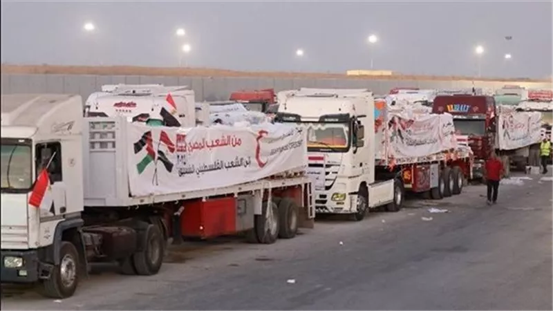 شاحنات مساعدات مصرية تغادر رفح دون تفريغ شحناتها