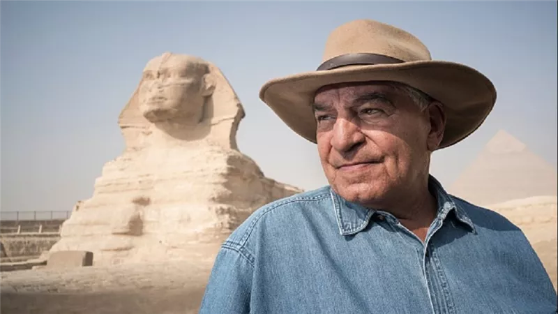 زاهي حواس يفتح قلبه ويجيب عن أبرز أسئلة الشباب المصري | خاص