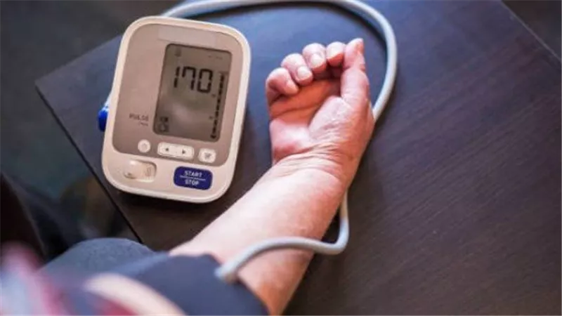 3 مشروبات طبيعية لخفض ضغط الدم المرتفع بسرعة