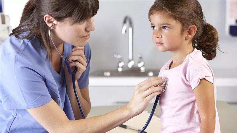 أمراض الخريف عند الأطفال.. الأعراض وطرق الوقاية منها