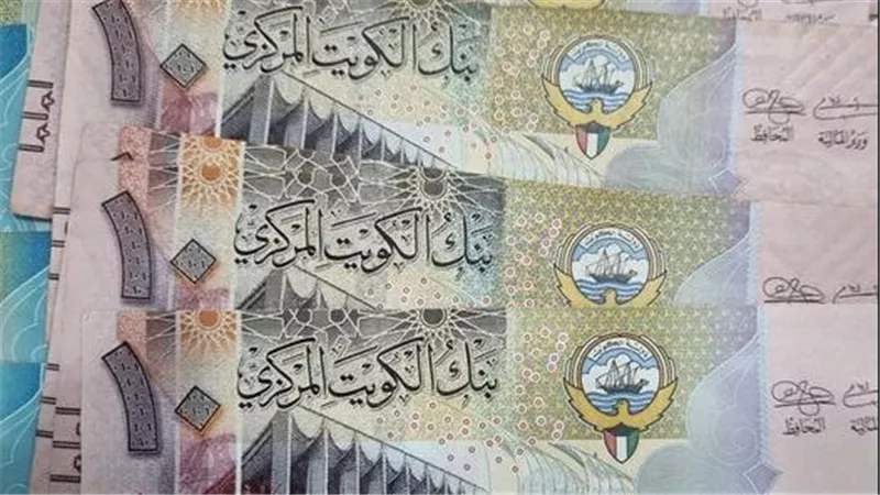 تراجع أسعار الدينار الكويتي مقابل الجنيه المصري في البنوك
