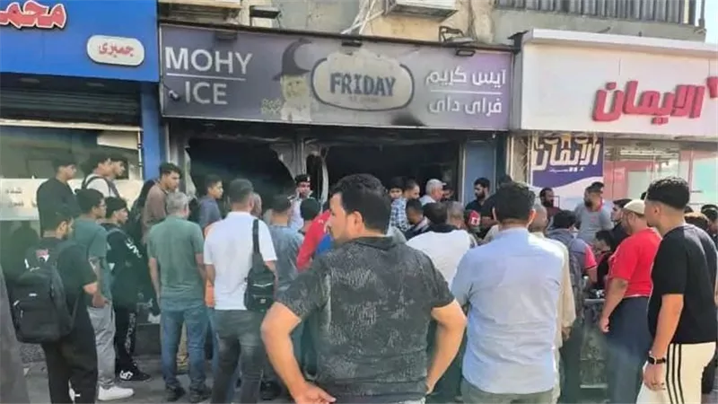 «حريق مفاجئ» في محل فريداي للأيس كريم بالعاشر من رمضان