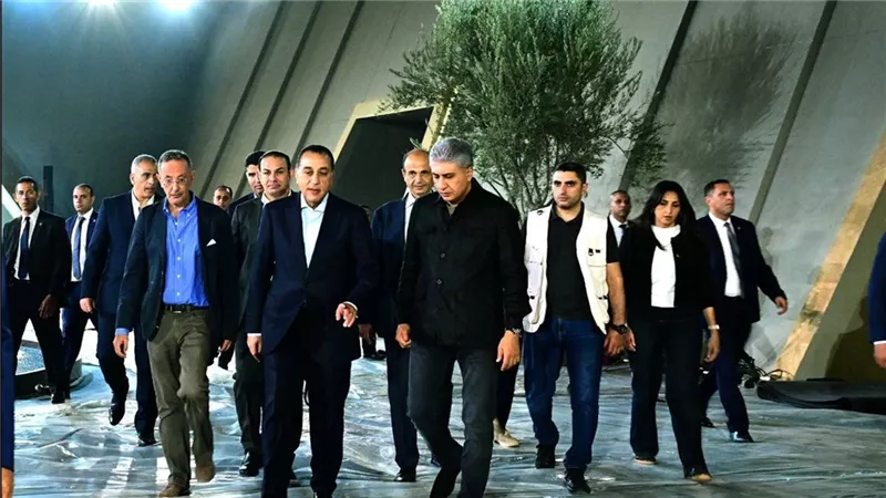 مدبولي يعلن استعدادات الدولة لحفل افتتاح المتحف الكبير