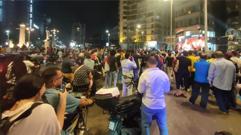 الجيزة تتألق.. شاشاتها تنقل الحدث العالمي بافتتاح المتحف الكبير
