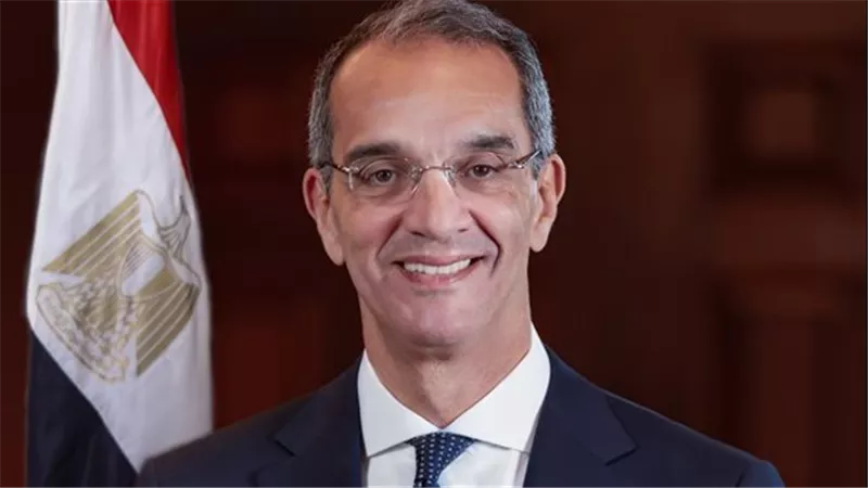 وزير الاتصالات يعلن استثمارات كبرى بشبكات المحمول