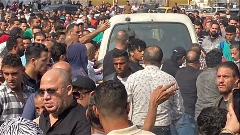 وصول جثمان إسماعيل الليثي لمسجد ناصر وسط حضور فني كبير